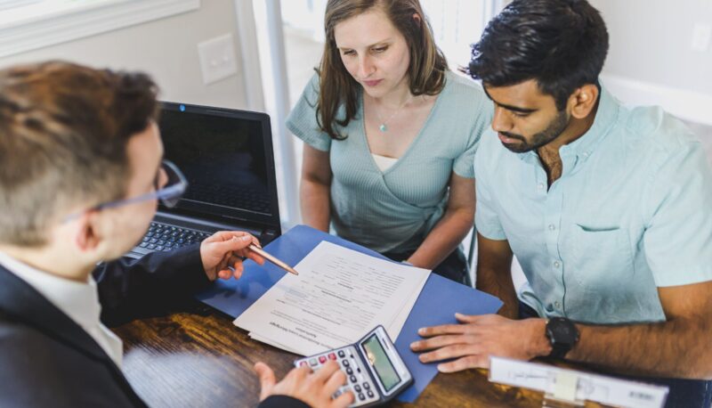 How Do I Choose the Right Mortgage Advisor?